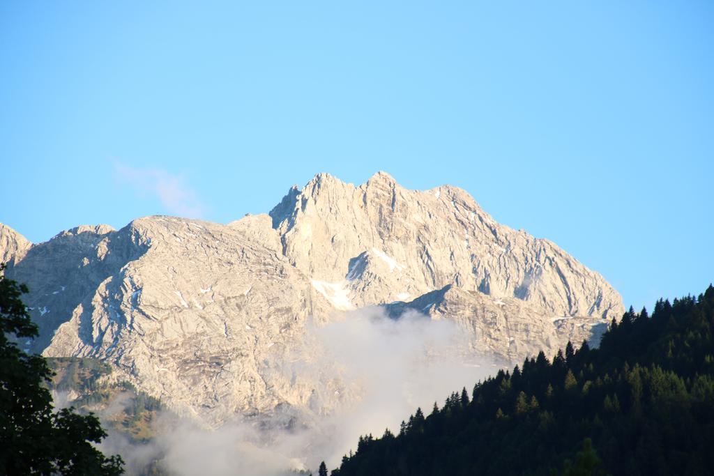 Alpen - Apartments Garmisch-Partenkirchen Exterior photo